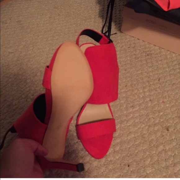 Red Zara Sandals/Pumps - Picture 4 of 4